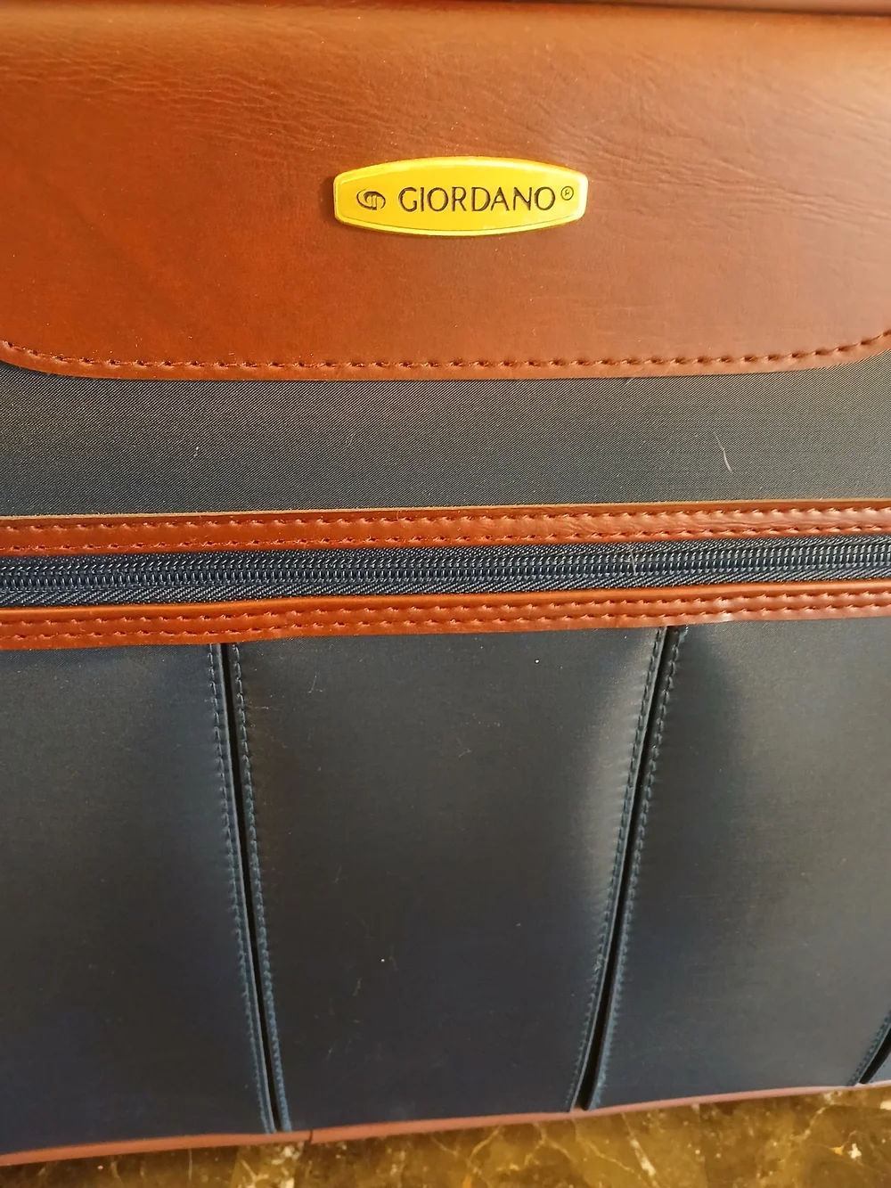 Giordano Men’s Navy and Brown Professional Two-Tone Travel Bag